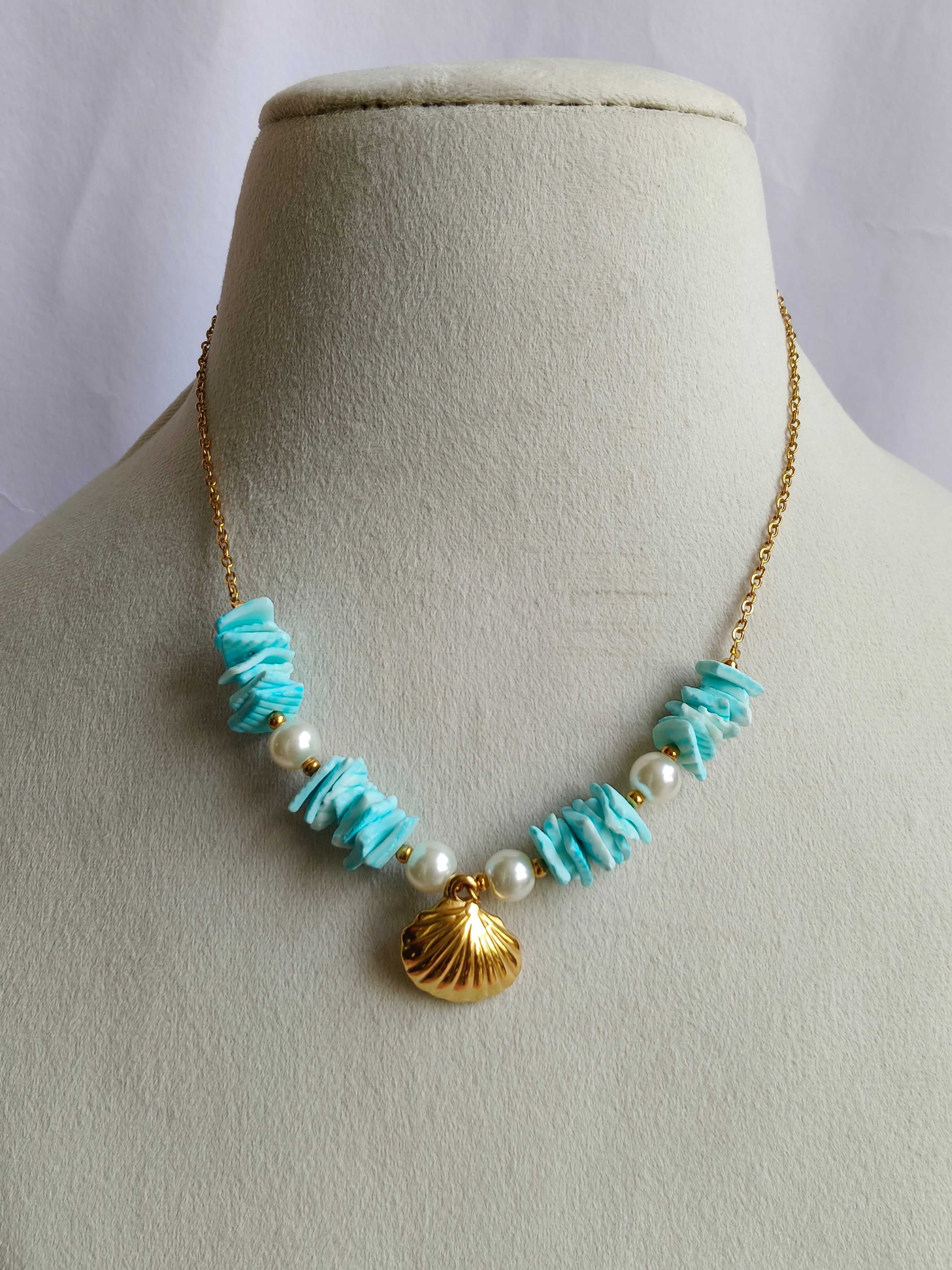 Gold-Plated Stainless Steel Tarnish-Free Waterproof Floral Charm Chain Necklace