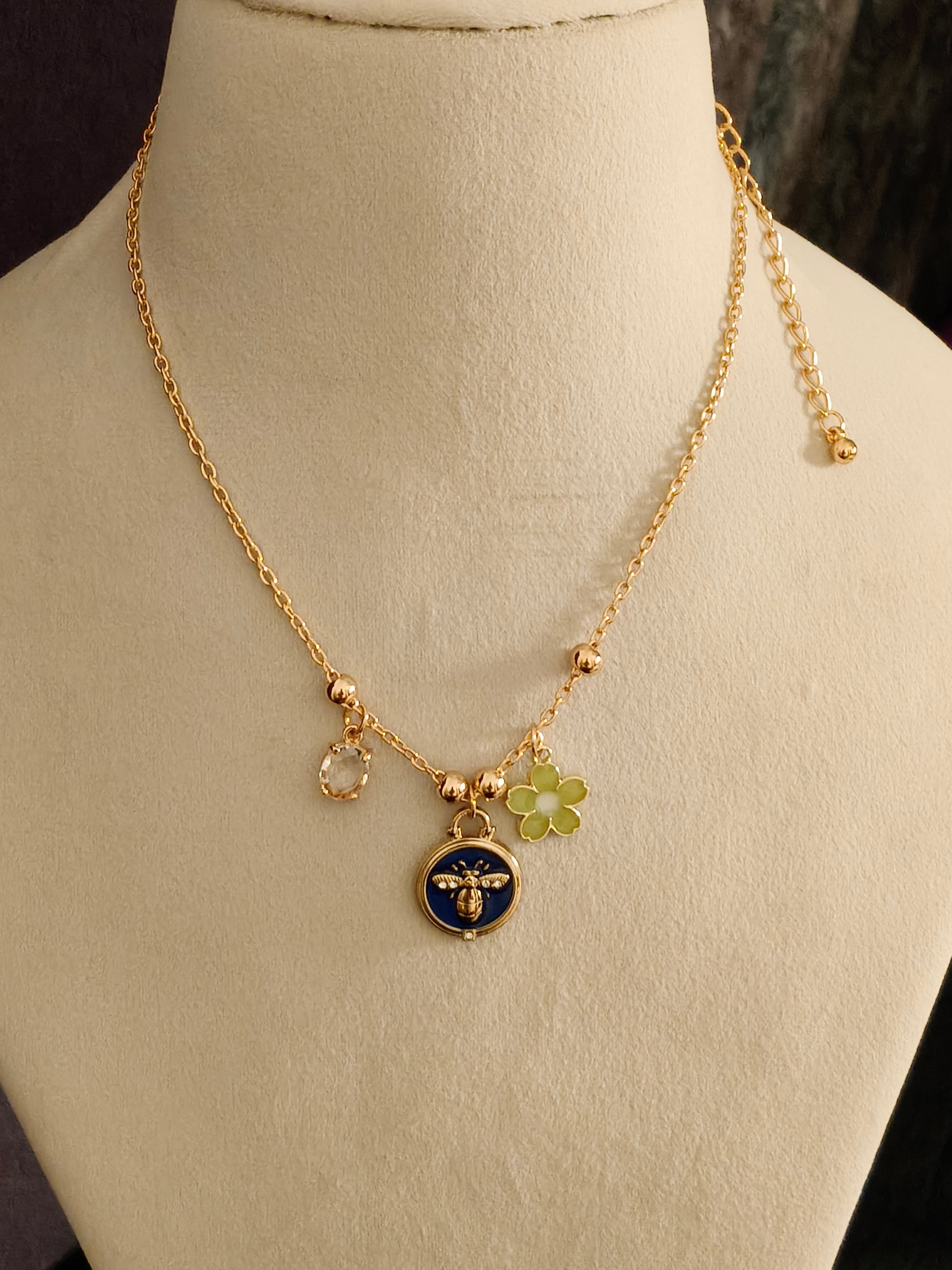 Gold-Plated Stainless Steel Tarnish-Free Waterproof Floral Charm Chain Necklace