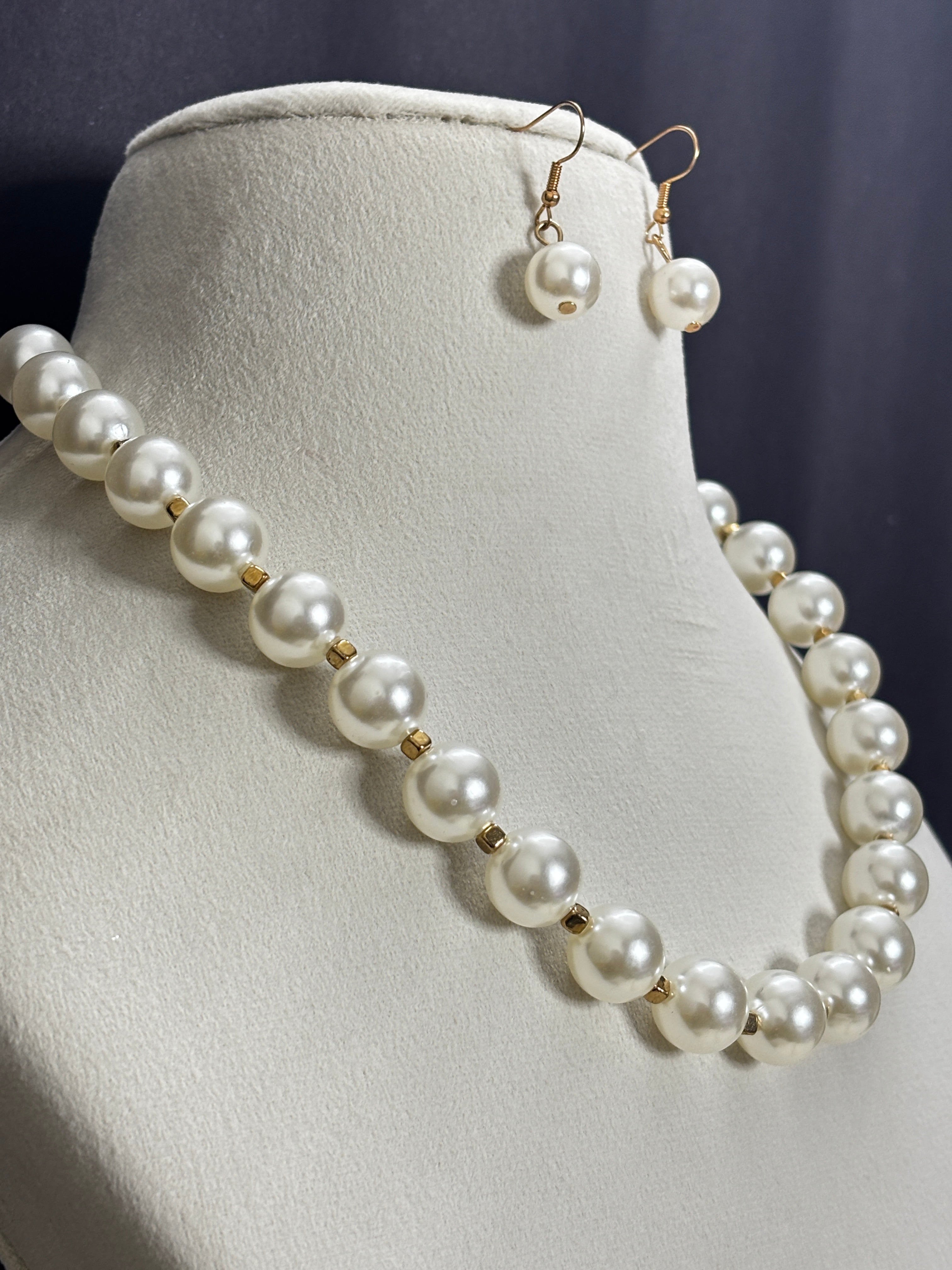 Pearl Necklace Set