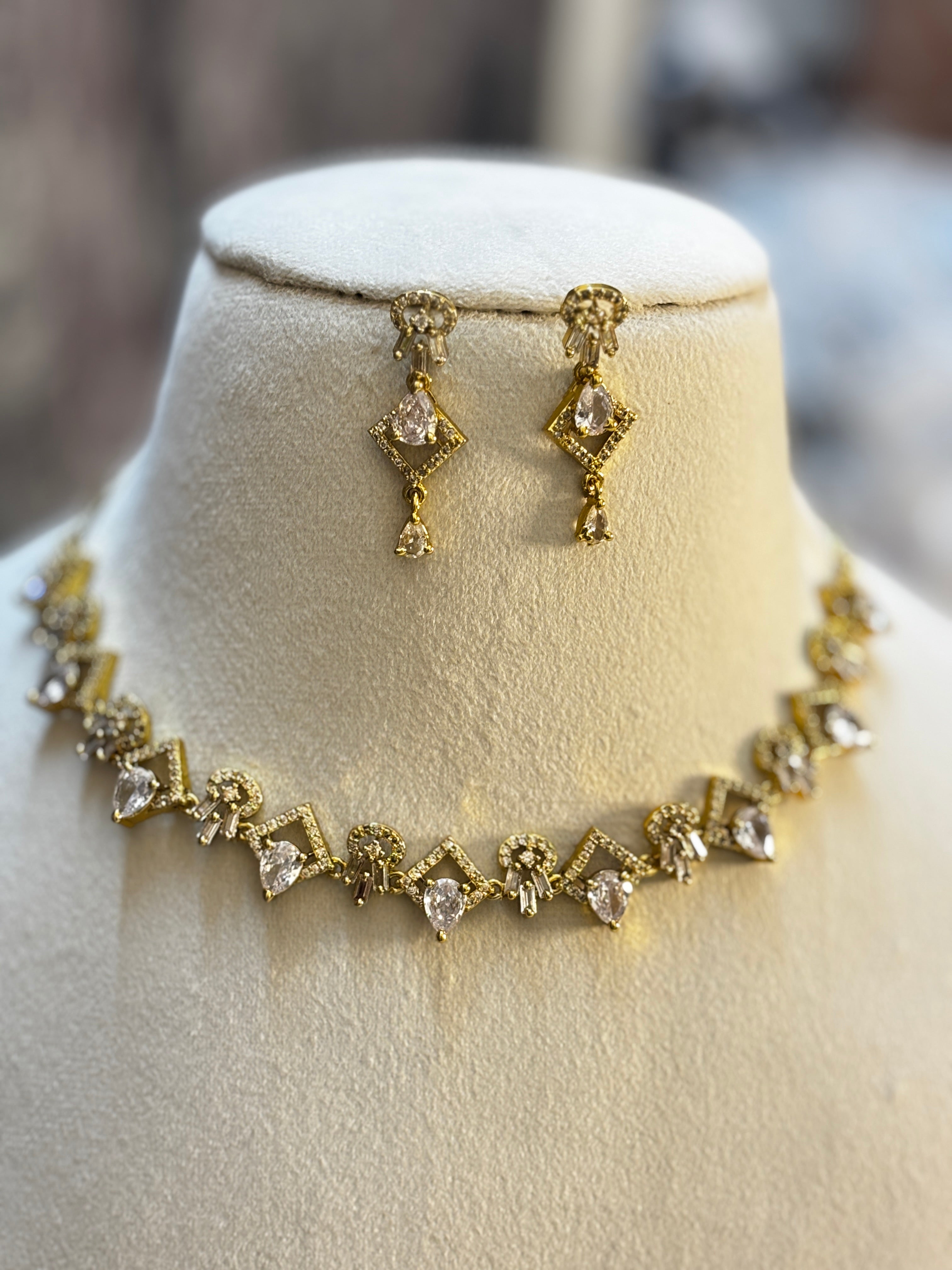 GOLDEN ELSIE VICTORIAN JEWELLERY SET