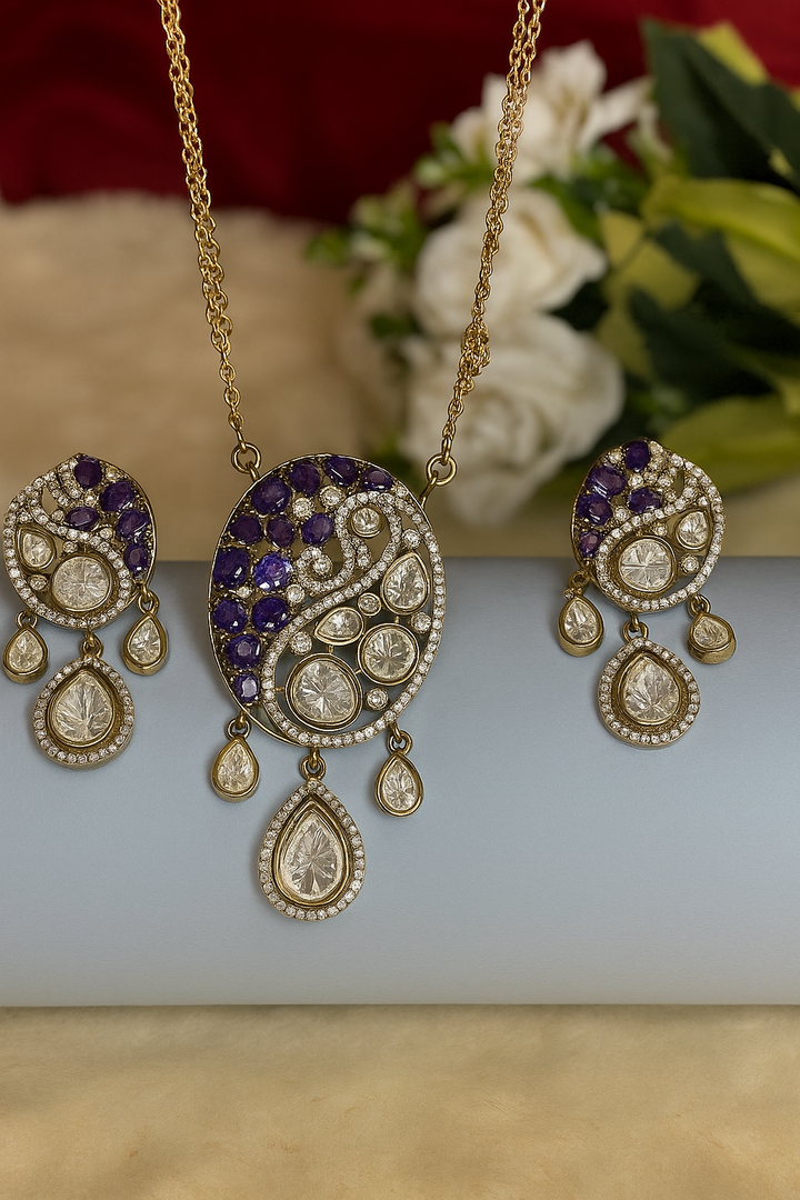 Brass Plated Kundan Pendant Set