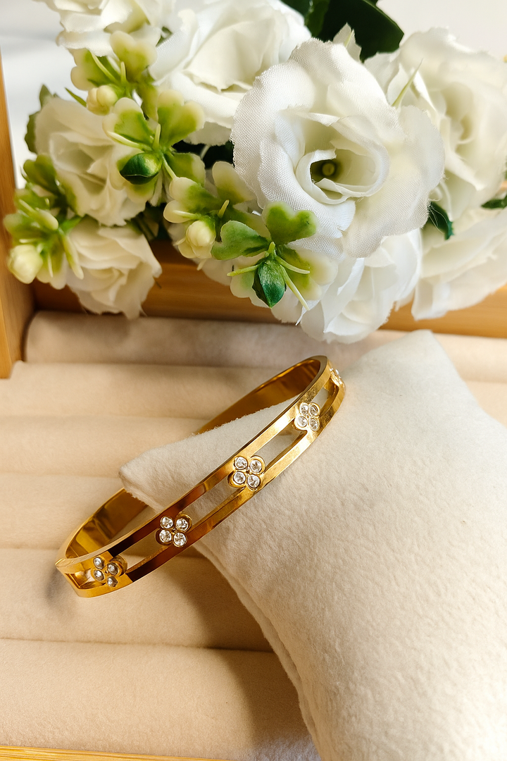 Antitarnish stylish bracelets