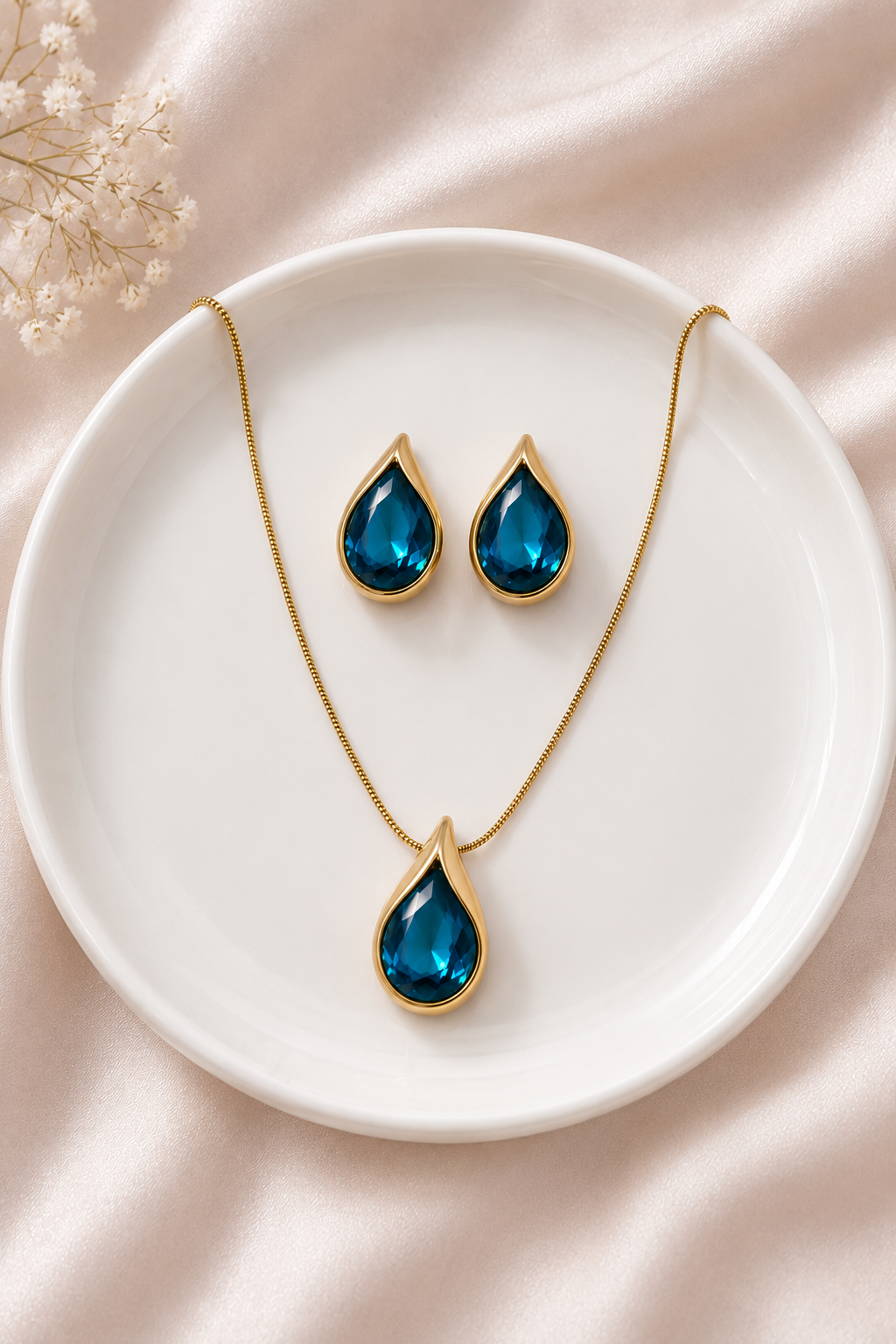 Anti-Tarnish Pendant Chain with Earrings