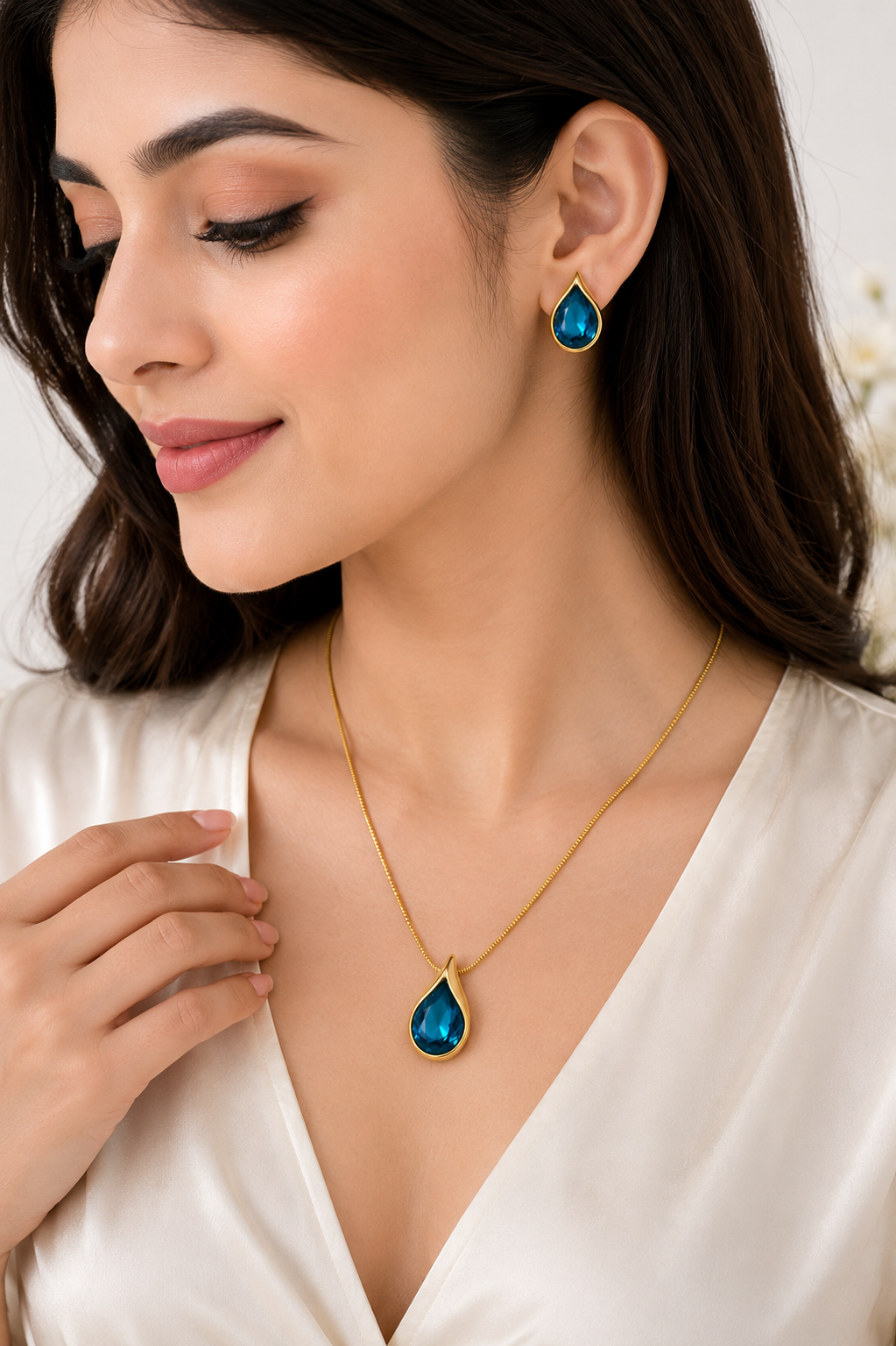 Anti-Tarnish Pendant Chain with Earrings